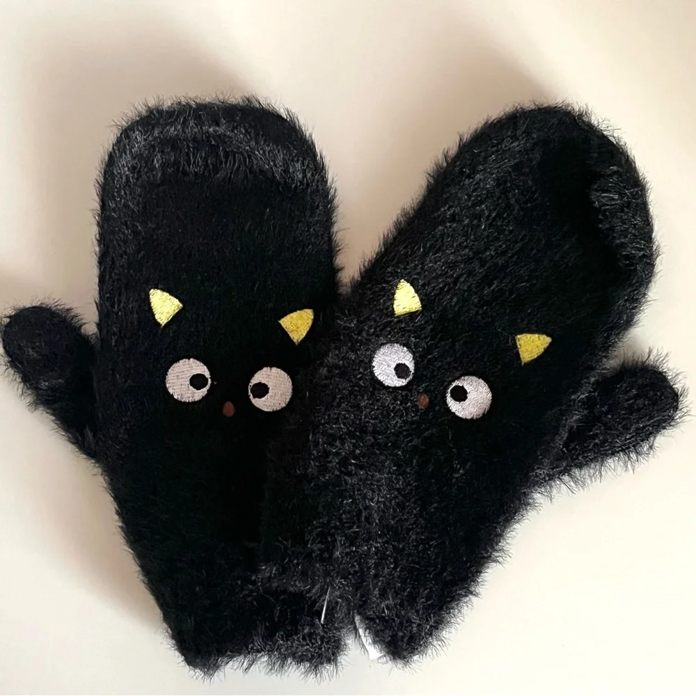 Sanrio Chococat Beanie and Glove set - Picture 3 of 4